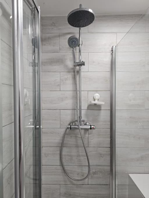 Beautiful Garden Flat Near Central לונדון מראה חיצוני תמונה