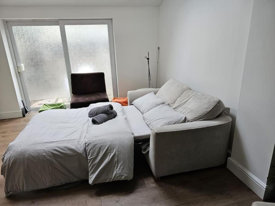 Beautiful Garden Flat Near Central לונדון מראה חיצוני תמונה